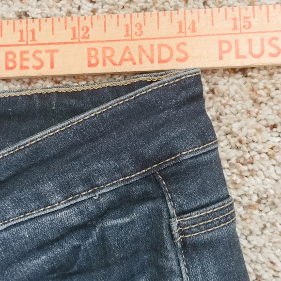 Holding You So Tight Womens distressed button fly cuff jeans NWT size 11/29 - Picture 12 of 12